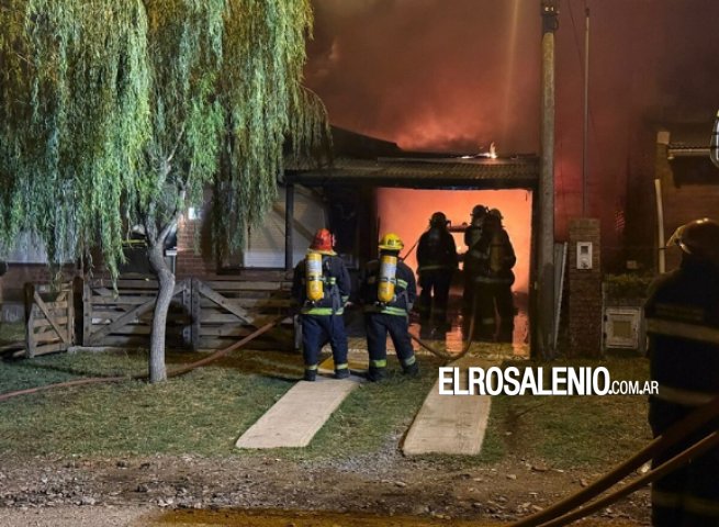 Sierra de la Ventana: un incendio arrasó con una casa y un auto