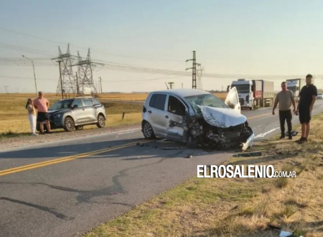Una camioneta chocó de frente un auto en la ruta 51 cerca de Cabildo 