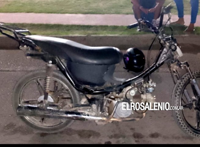 Atropelló a una joven en una moto denunciada como robada