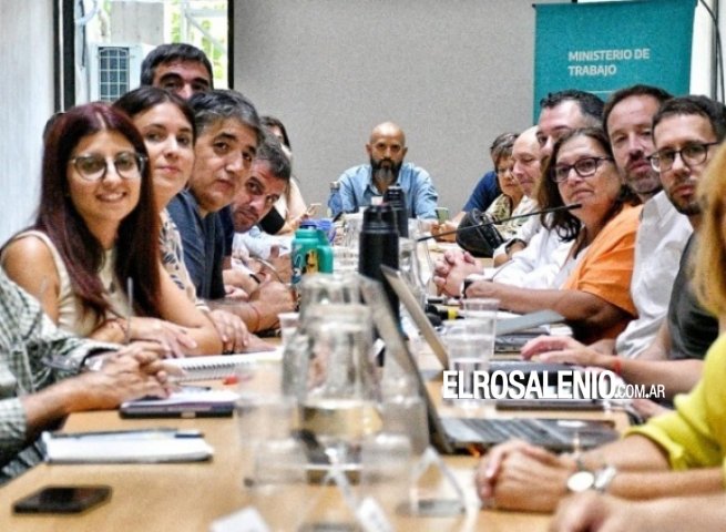 Paritaria: la Provincia ofertó un 9% en tres cuotas para estatales y docentes