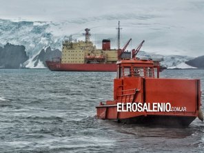 El Rompehielos Irízar continúa la Campaña Antártica de Verano