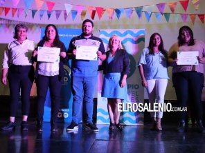 Reconocieron a los alumnos con los mejores promedios del distrito