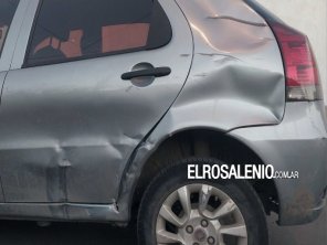 Moto impactó con un auto