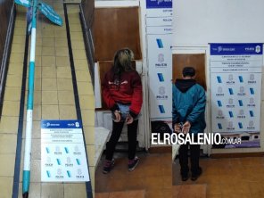Atraparon a un hombre y una mujer cuando robaban un poste nomenclador