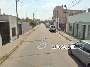 Delincuentes armados golpean al dueño de casa para llevarse dinero y joyas