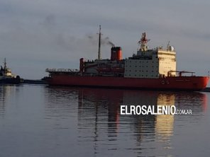 El Irízar arribó a Puerto Belgrano para tareas de mantenimiento