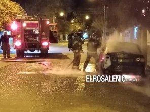 Madrugada con incendios intencionales en contenedores y un automóvil
