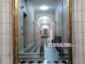 Condenan a una mujer policía a 6 años de prisión por tener droga para la venta