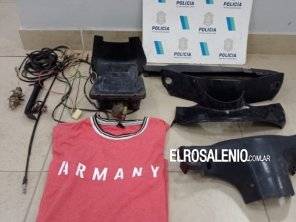 Sería un menor quien robó la moto del estacionamiento de Roca y quedó filmado