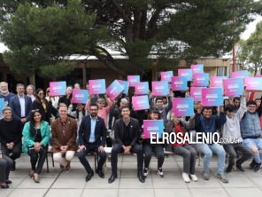 Estudiantes de escuelas rosaleñas recibieron netbooks de la provincia
