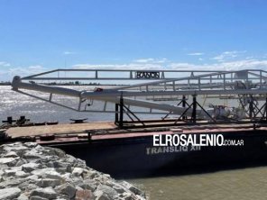 Avanzan las obras de Otamérica en Puerto Rosales: colocan primer brazo de carga de petróleo