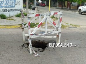 Peligroso hundimiento del pavimento en Libertad y Alvear