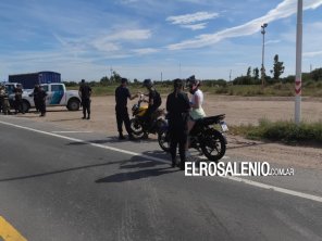 Suspendieron una competencia clandestina de motos por controles policiales