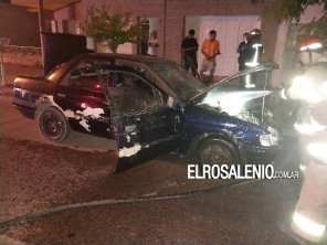 Incendio de automotor generó salida de bomberos