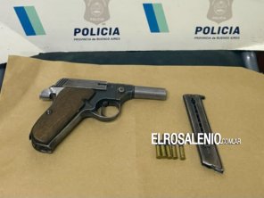 Dejaron un arma en un remis y quedaron aprehendidos