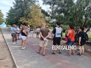 Docentes de SUTEBA reclamaron en la Plaza Belgrano contra medidas del Gobierno de la Nación