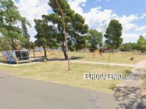 Un joven fue herido de arma blanca en la Plaza Moreno