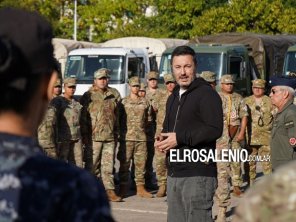 Petri recorrió la Base de Baterías donde agradeció y felicitó a quienes colaboraron en zonas afectada