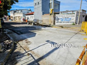 Repararon la esquina de Libertad y Alvear, reemplazando el asfalto por hormigón