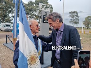 Se realizó en la plaza de Arroyo Pareja un acto homenaje a los Veteranos de Malvinas