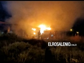 Llamas ocasionaron daños totales en una vivienda