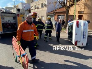 Choque y vuelco: el chofer de un taxi dio positivo al drager test