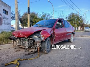 Un vehículo giró a la izquierda y fue impactado por otro que venía de frente