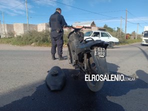 Un motociclista fue hospitalizado tras chocar con un auto en Diagonal Sarmiento