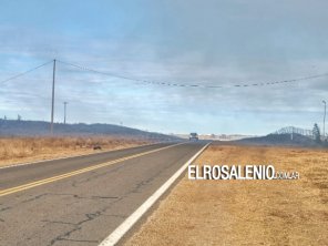 Visibilidad reducida en Ruta 249 por incendio en el basural municipal