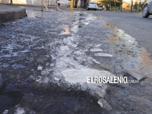Fuerte helada en la ciudad dejó esquinas peligrosas e intransitables por el hielo y la escarcha