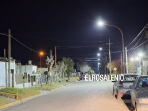 Instalaron 16 luminarias LED en calle de ingreso a Villa Arias