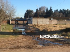 Vecinos reclaman por laguna de líquidos cloacales en ATE VII