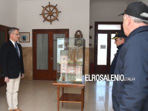 Donaron una maqueta de la Torre de Señales de la Base Naval Puerto Belgrano