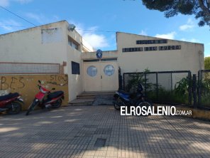 Entraron a la Escuela 19 tras romper un ventiluz y provocaron daños