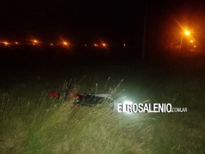 Otra vez, una moto robada aparece entre los pastos en avenida Triunvirato