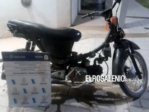 Otra vez una moto robada aparece en un baldío