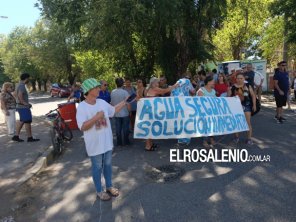 “Queremos agua ya” reclamaron ante ABSA, no fueron atendidos y fueron al Concejo Deliberante
