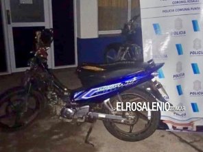 Una moto chocó contra un colectivo de la Línea 319 