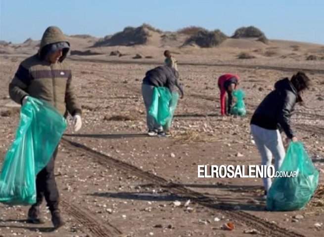Una marea solidaria: así limpiaron 15 kilómetros de playa en Monte