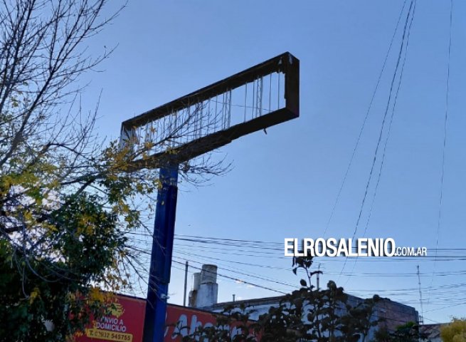 Piden que el Municipio haga controles preventivos sobre balcones y carteleras en mal estado