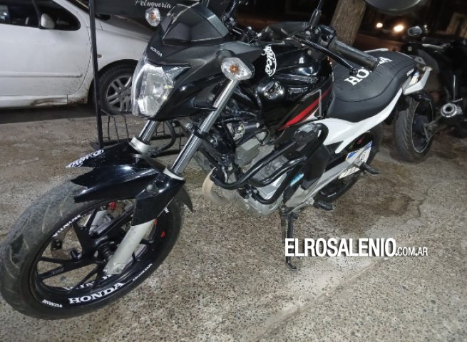 Accidente entre auto y moto en la noche del sábado
