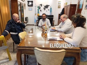 Camuzzi entregará al Municipio bicicleteros hechos con caños en desuso