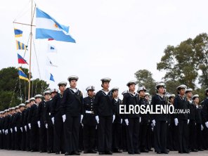 Aspirantes de la Escuela de Suboficiales recibieron sus uniformes y juraron fidelidad a la bandera